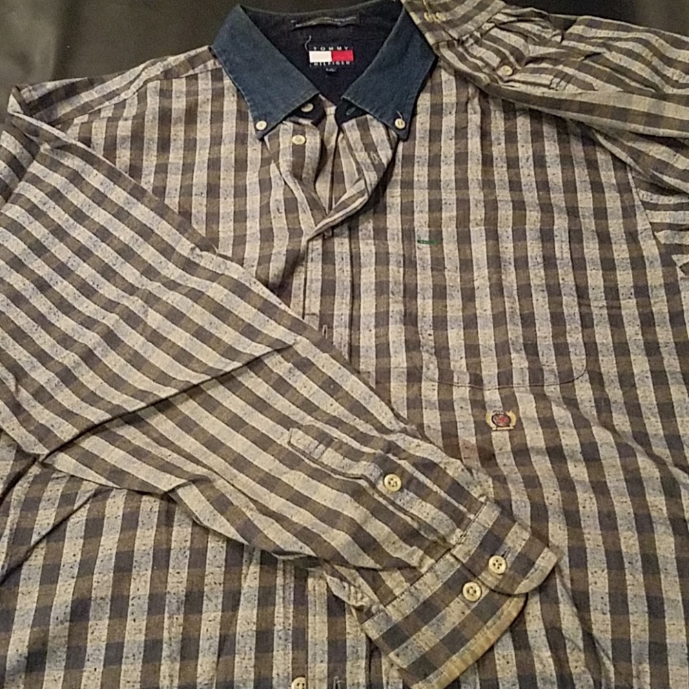 Retro hilfiger shirt